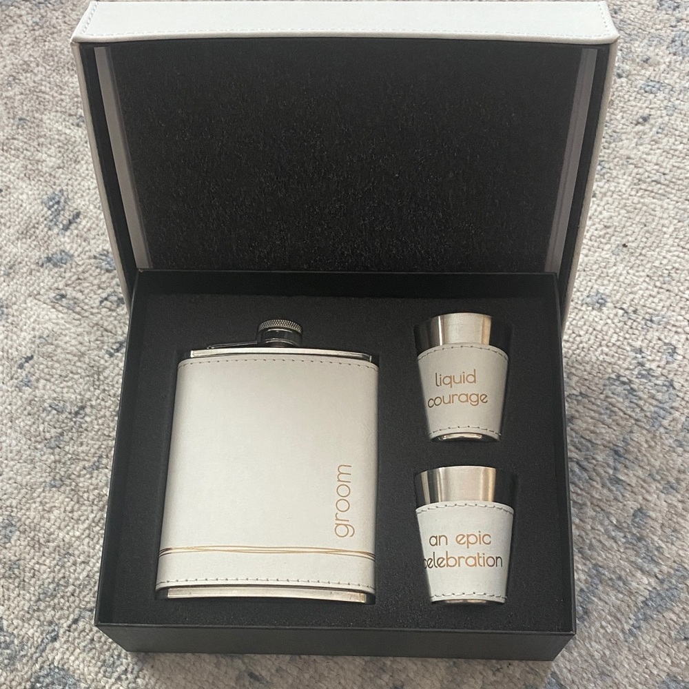 White Groom Flask Set